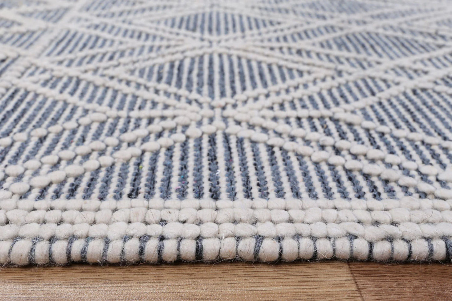 Avenza Ivory Grey Wool Rug