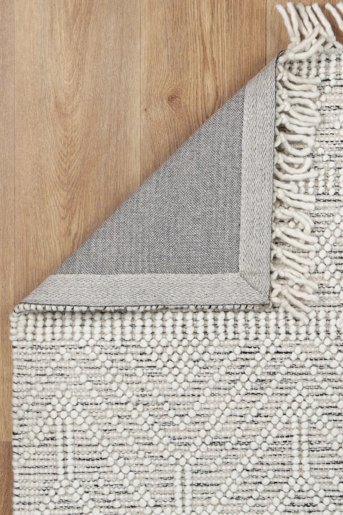 Luxe Ivory Black Wool Rug