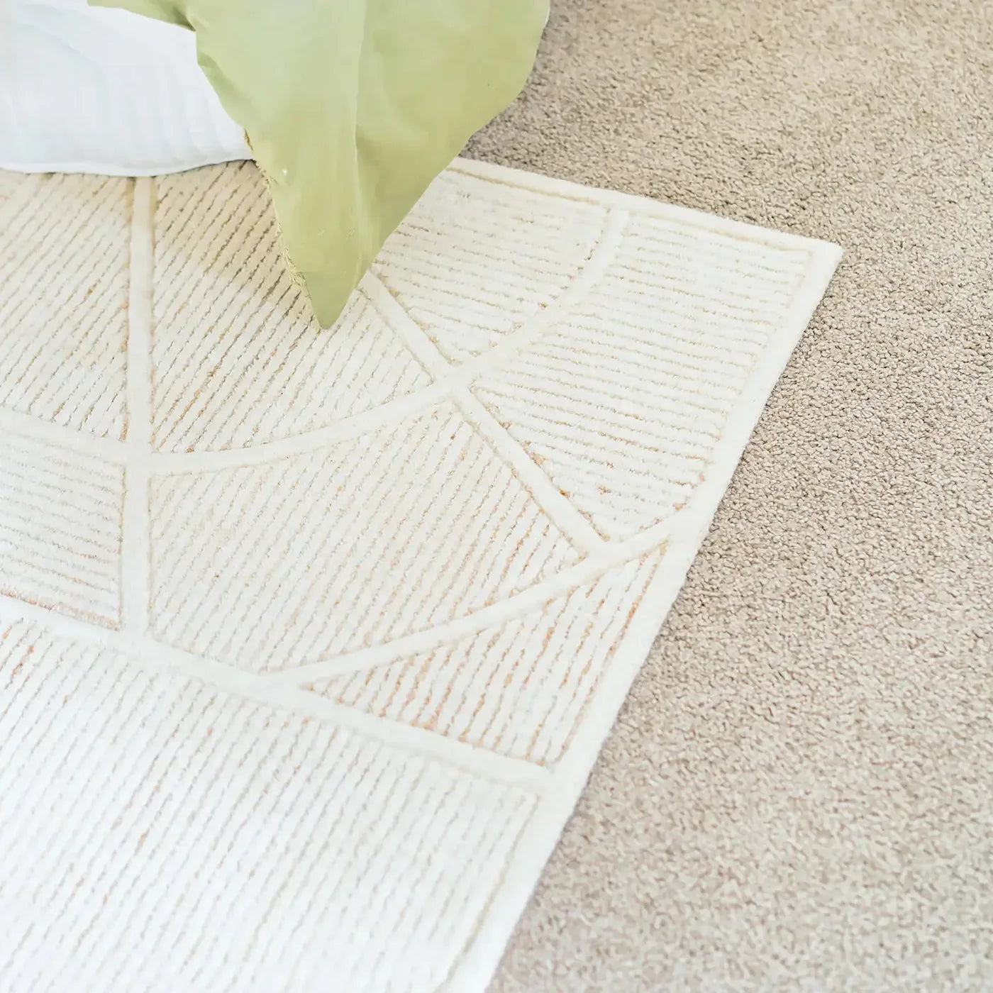 Velka Modern Ivory Rug