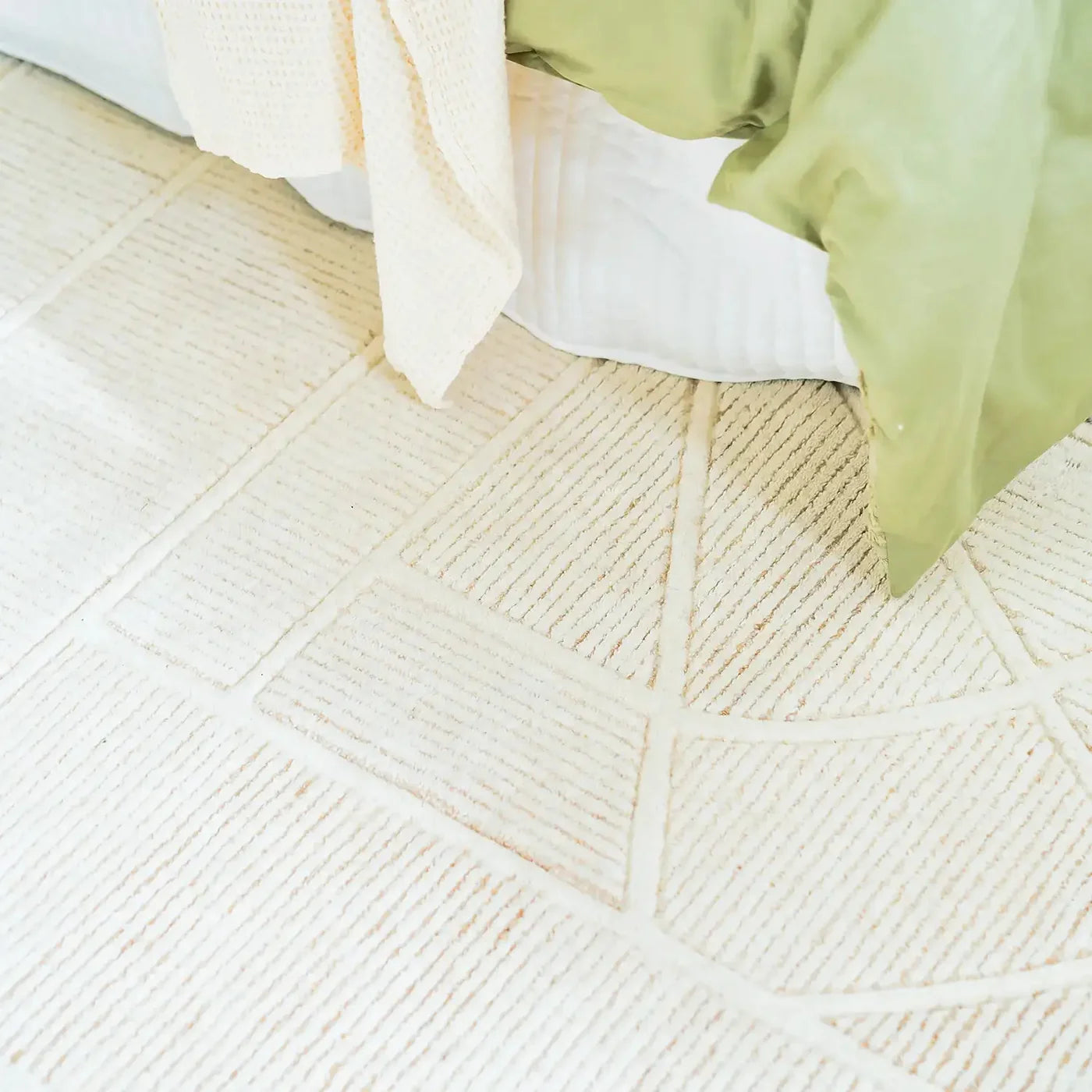 Velka Modern Ivory Rug