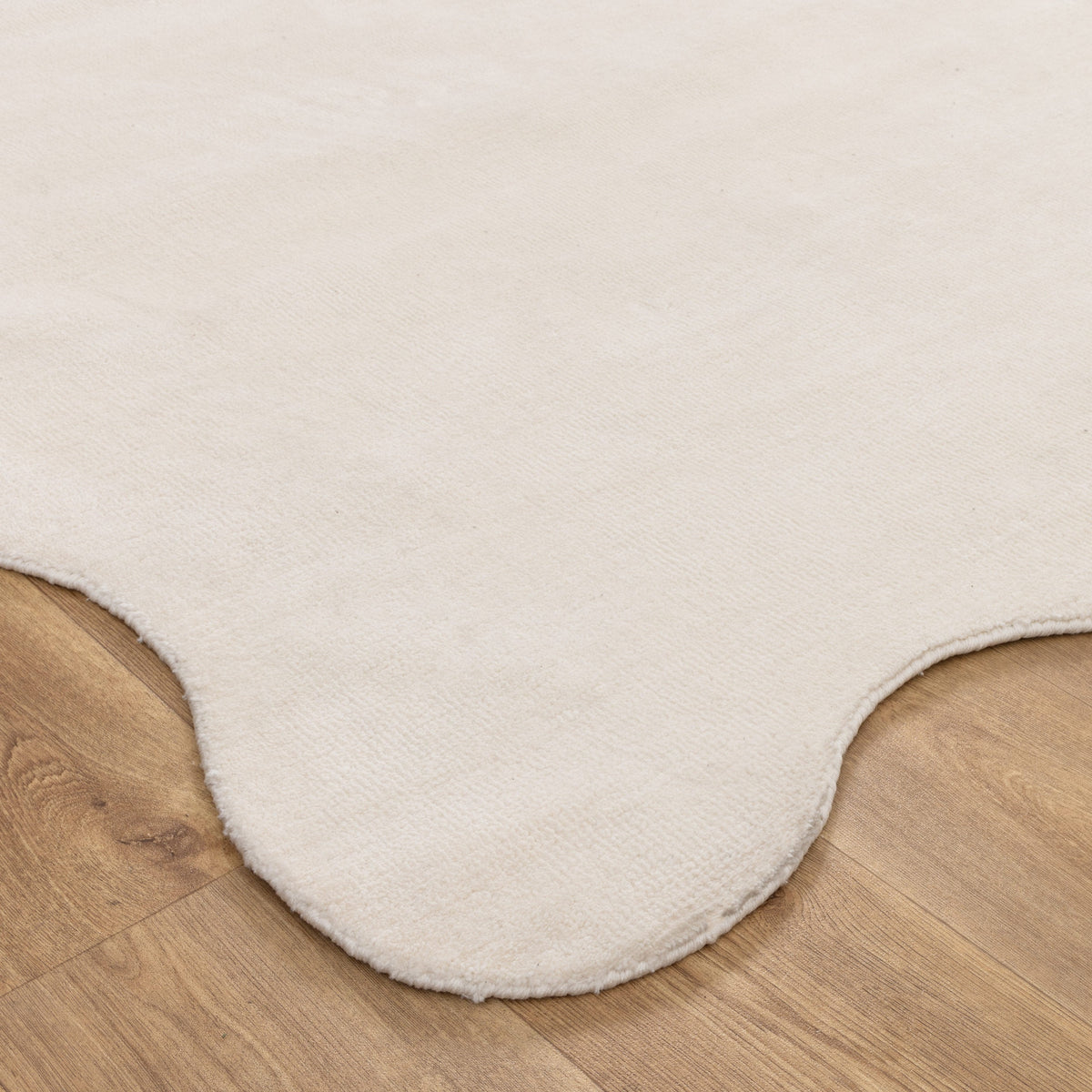 Ondella Ivory Round Rug