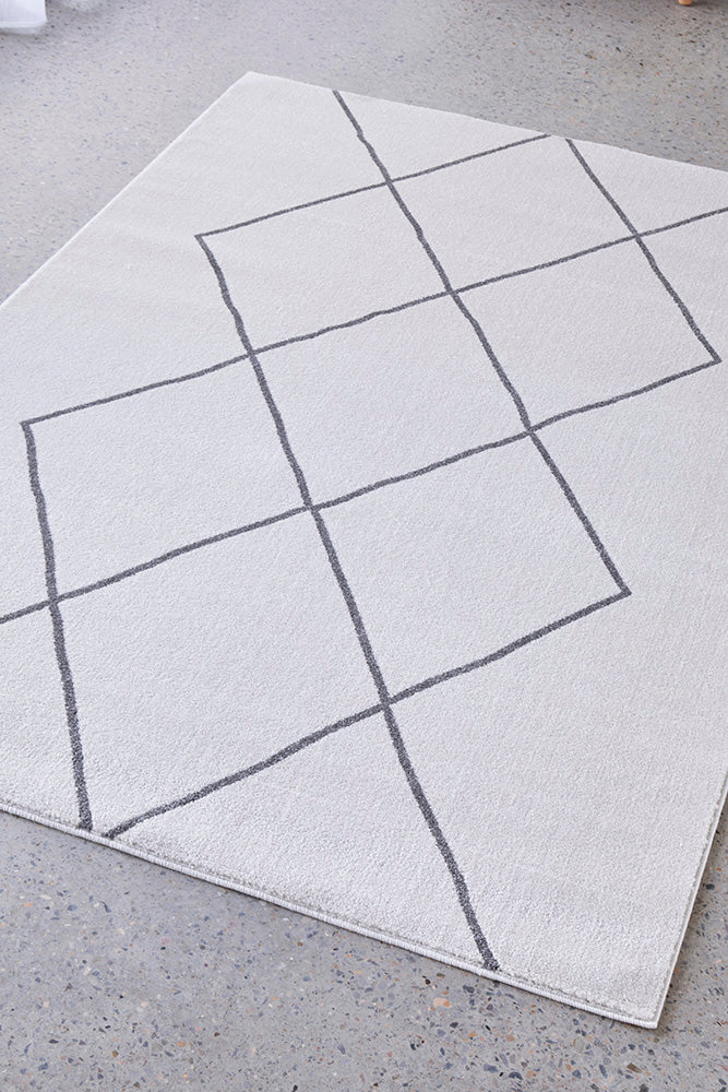 Lucera Tusk Ivory and Grey Rug