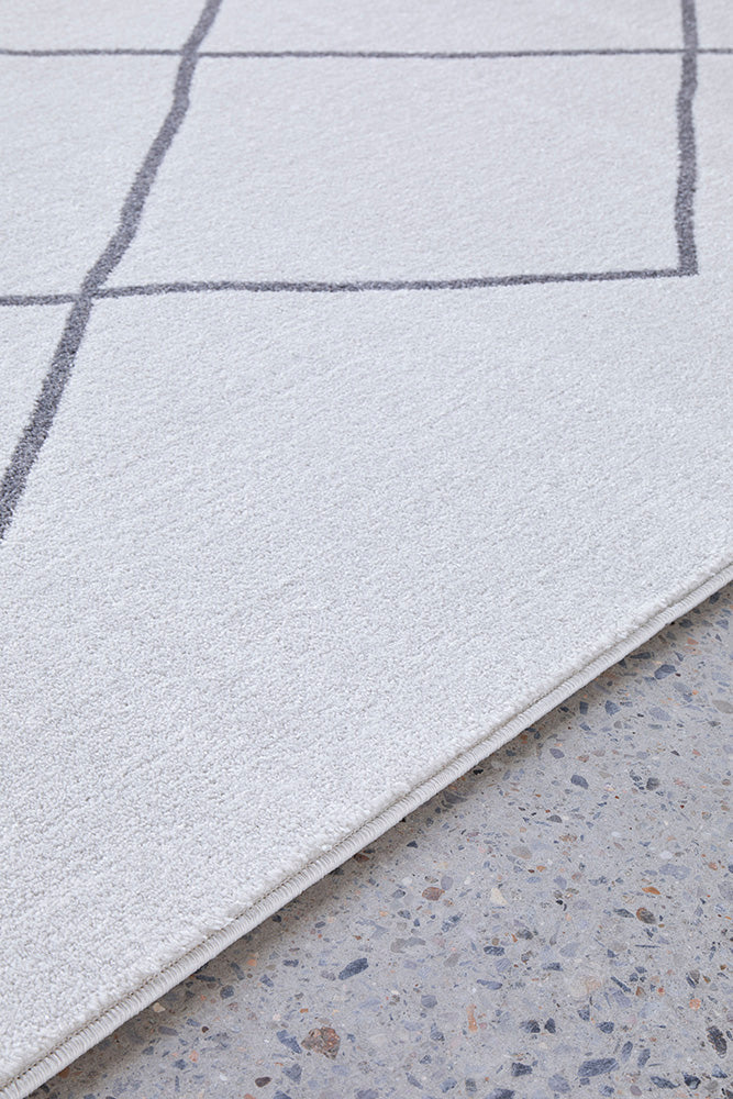 Lucera Tusk Ivory and Grey Rug