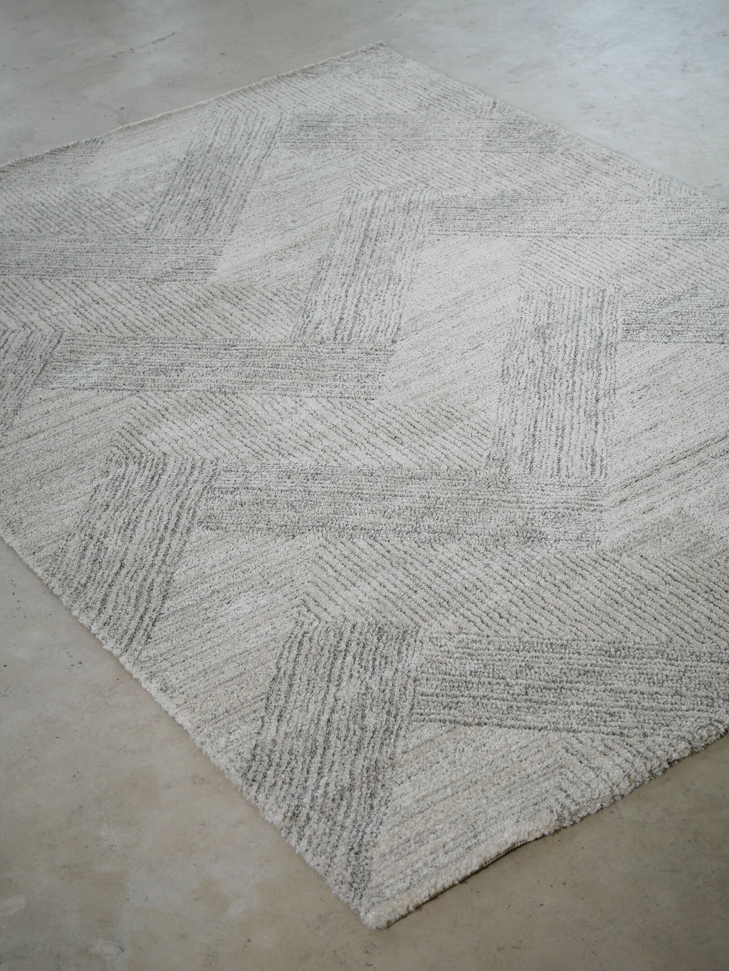 Solis Modern Beige Rug