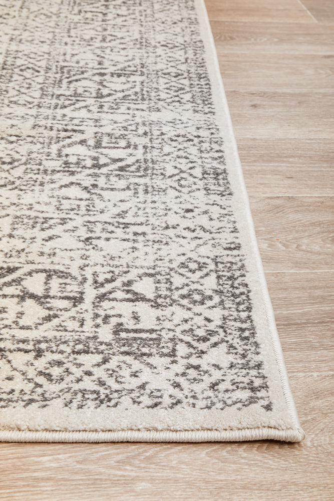 Umbra Cairo Silver Rug