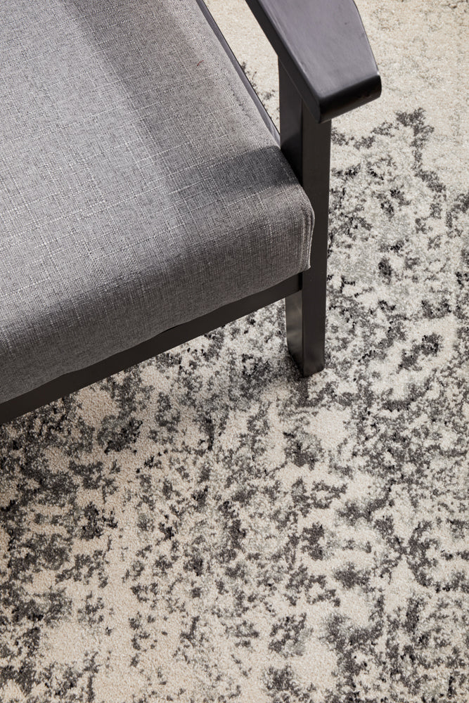 Umbra Silver Transitional Round Rug
