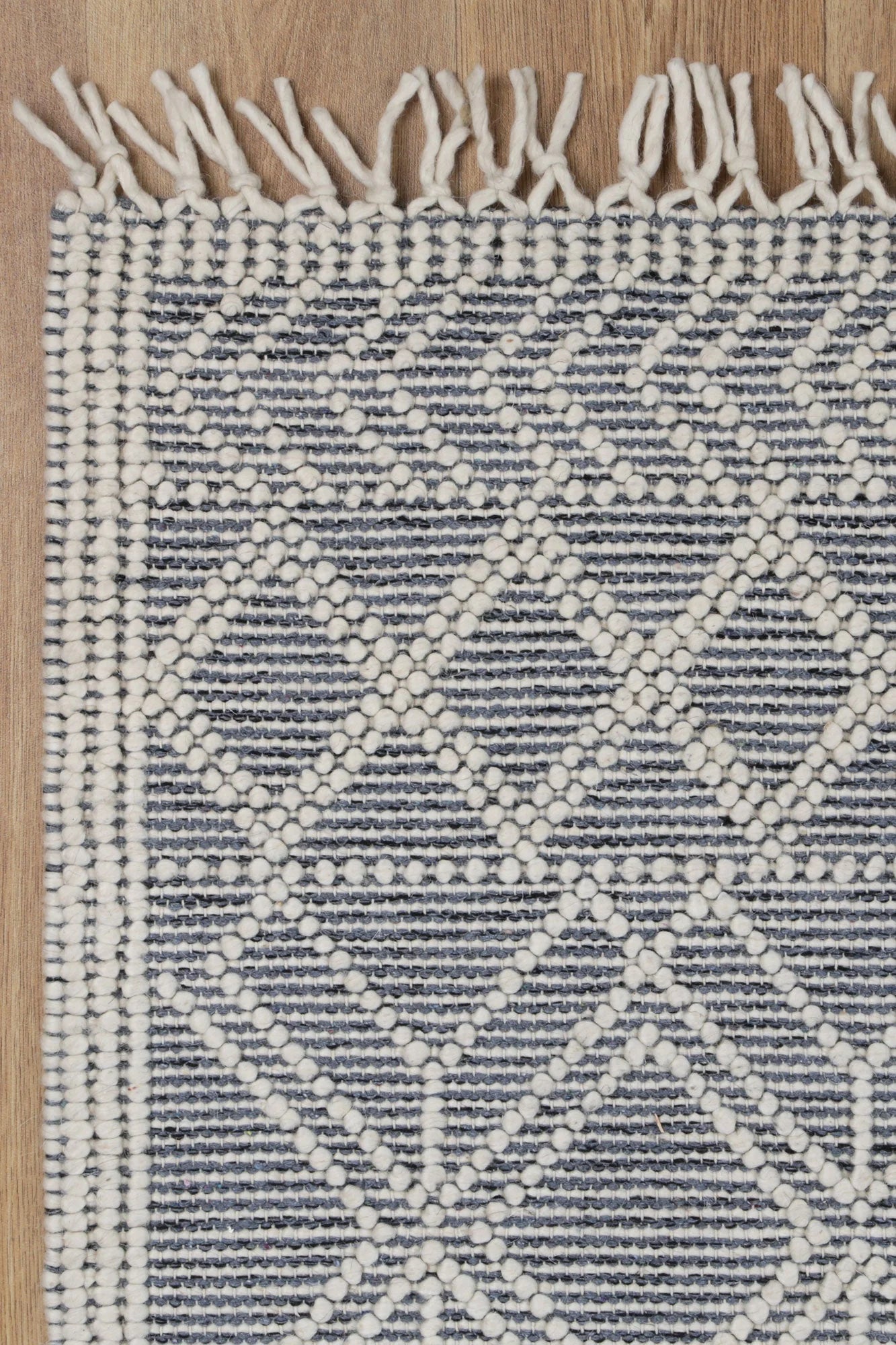 Avenza Ivory Grey Wool Rug