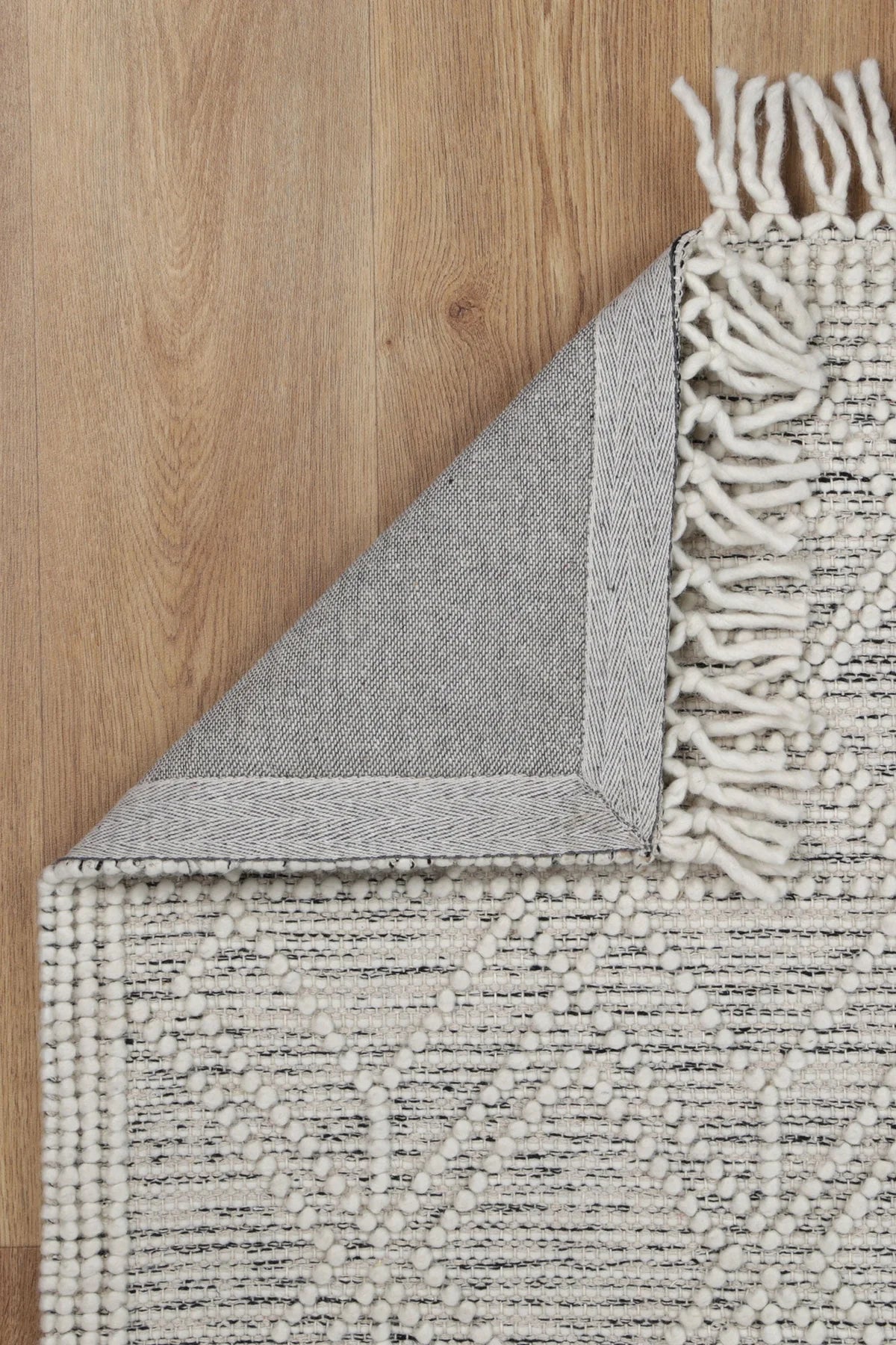 Pearl Ivory Black Wool Rug