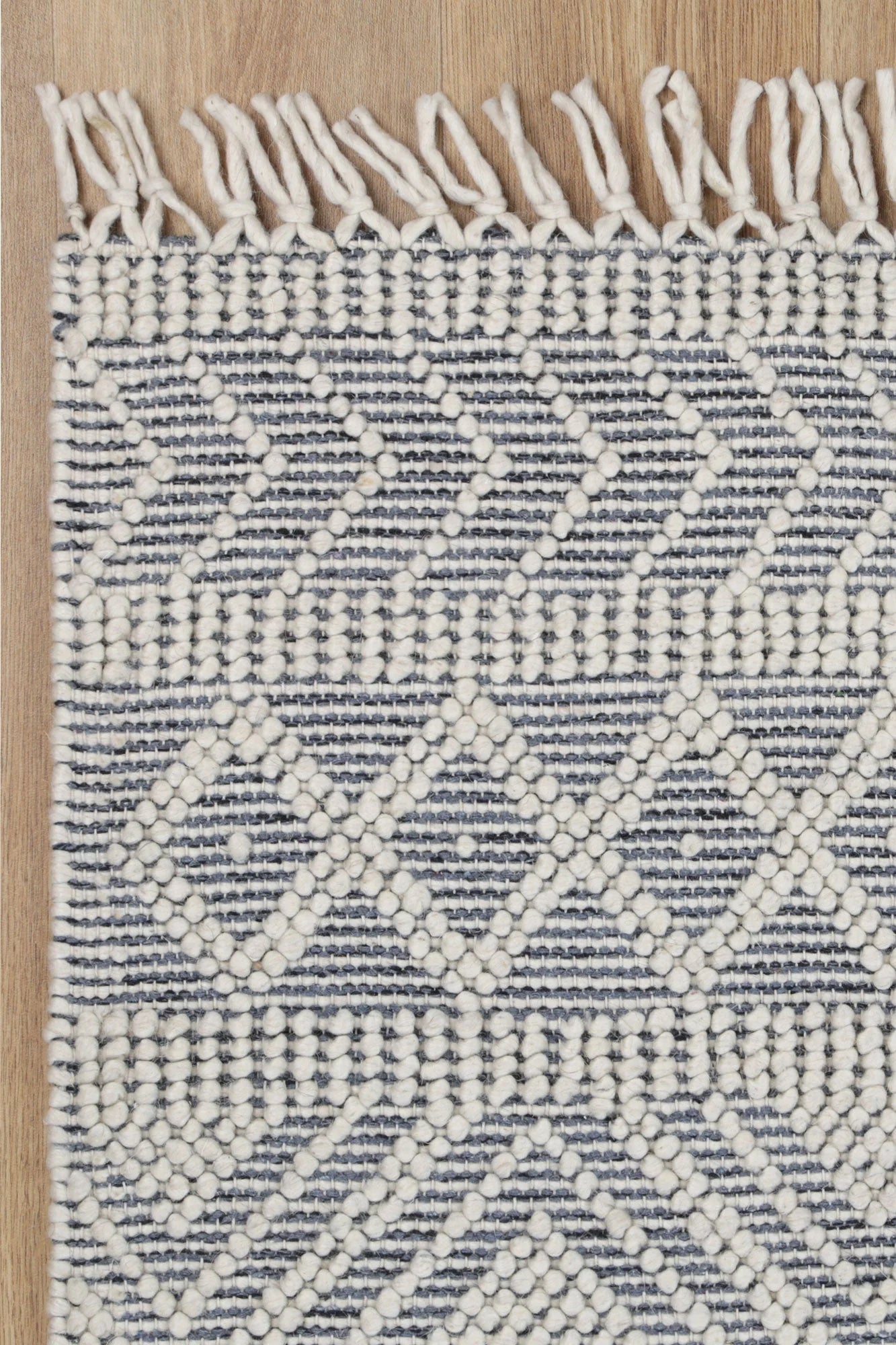 Vexa Ivory Grey Wool Rug