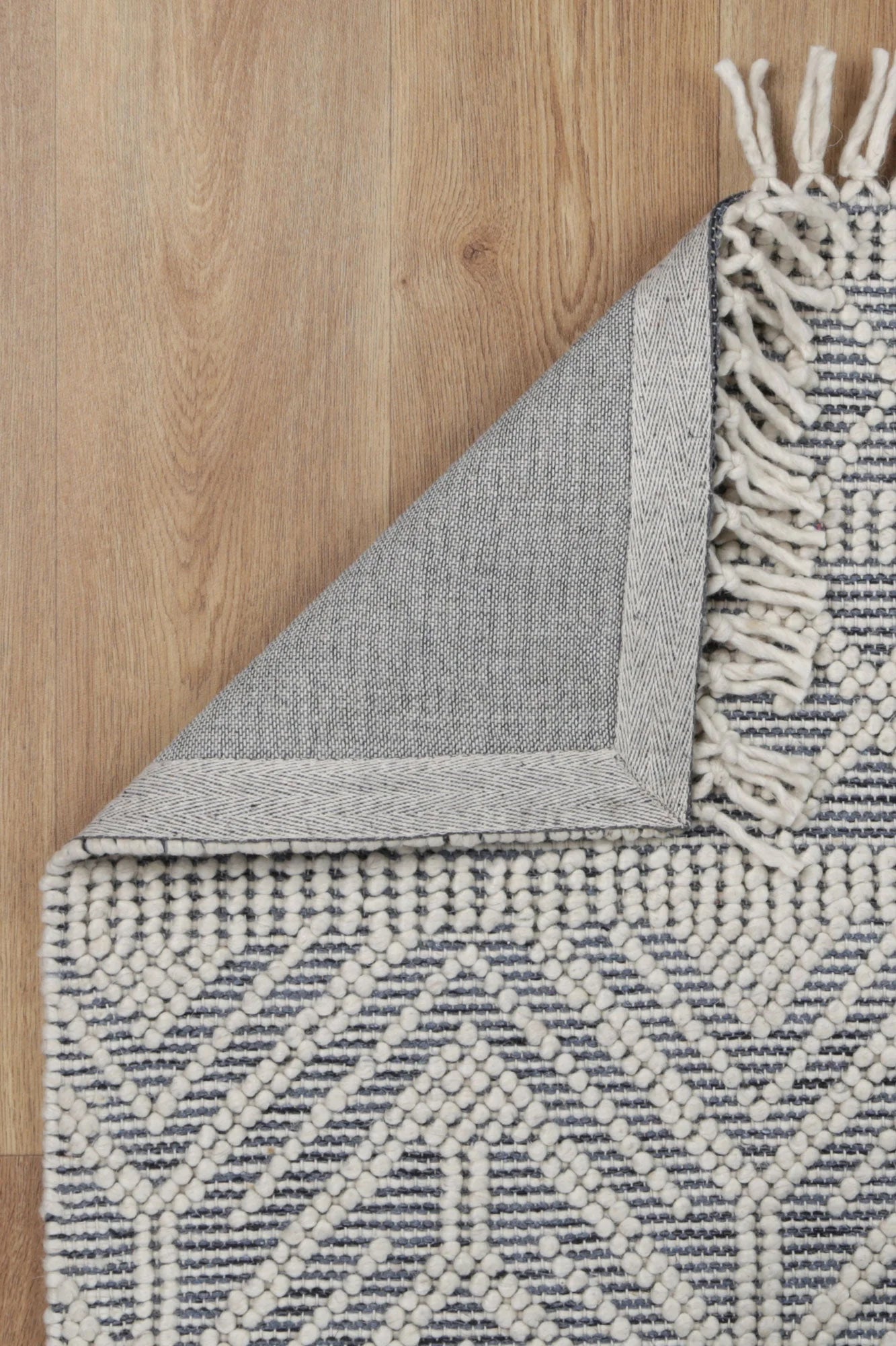 Vexa Ivory Grey Wool Rug