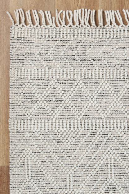 Luxe Ivory Black Wool Rug