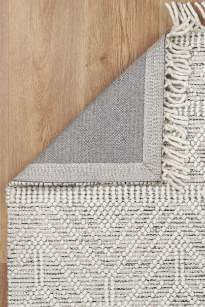 Luxe Ivory Black Wool Rug