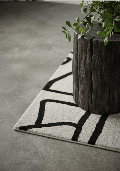 Mehari Ivory & Black Wool Rug
