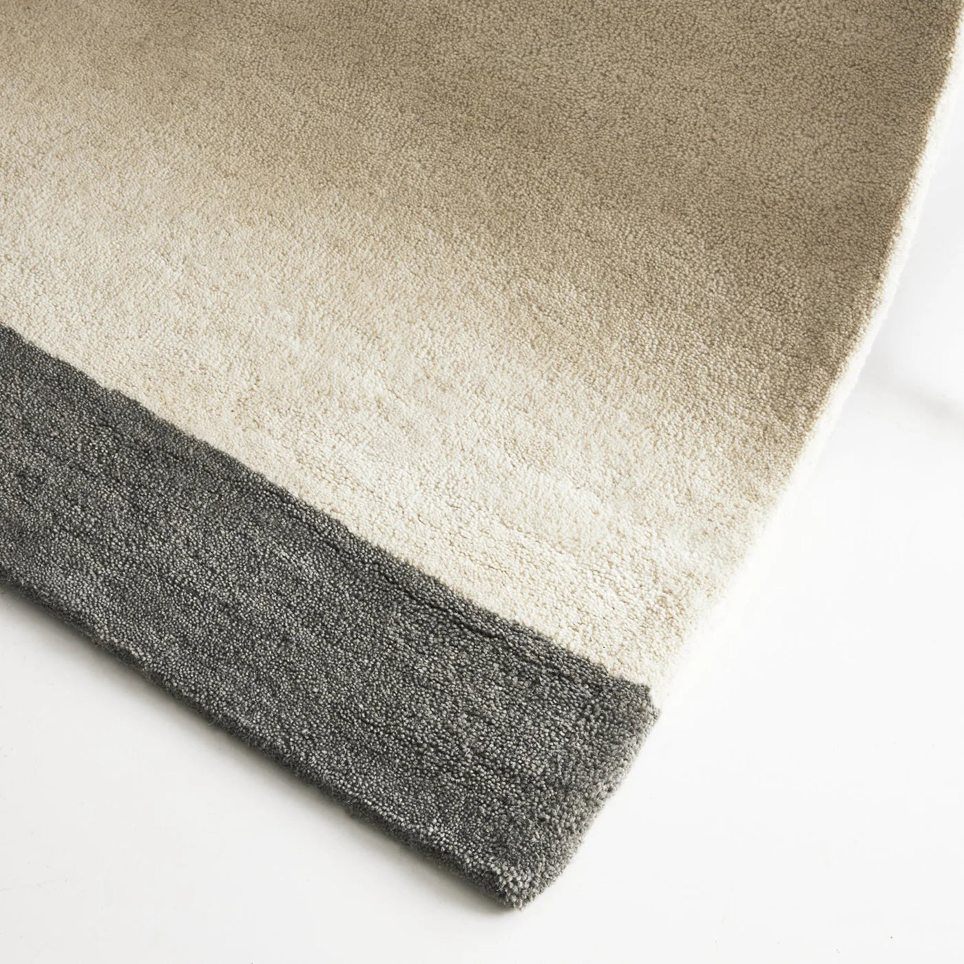 Aven Ivory Brown Wool Rug