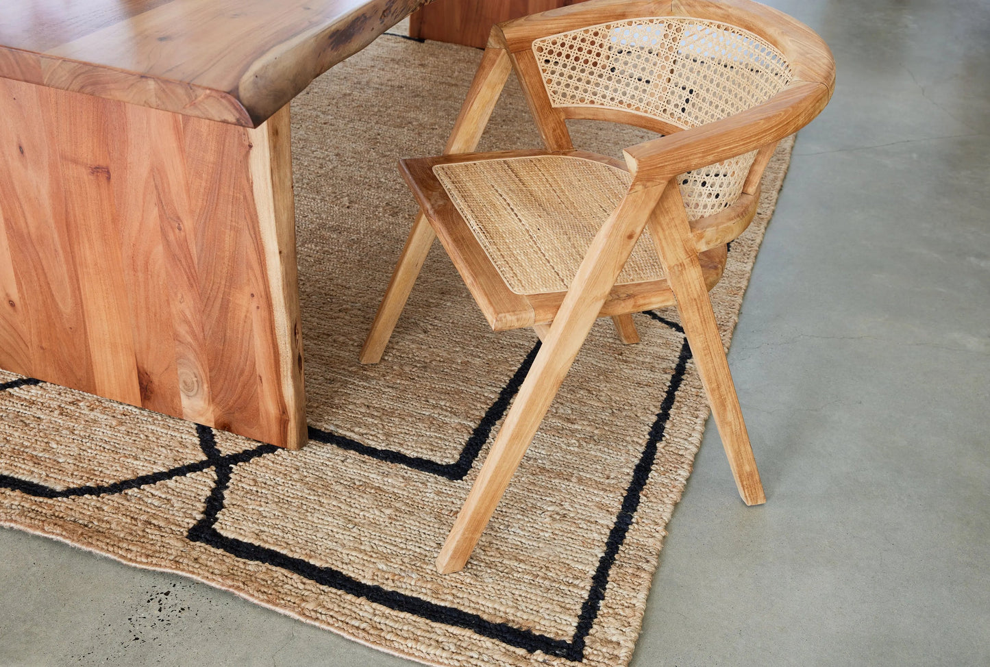 Cove Brown Black Jute Rug
