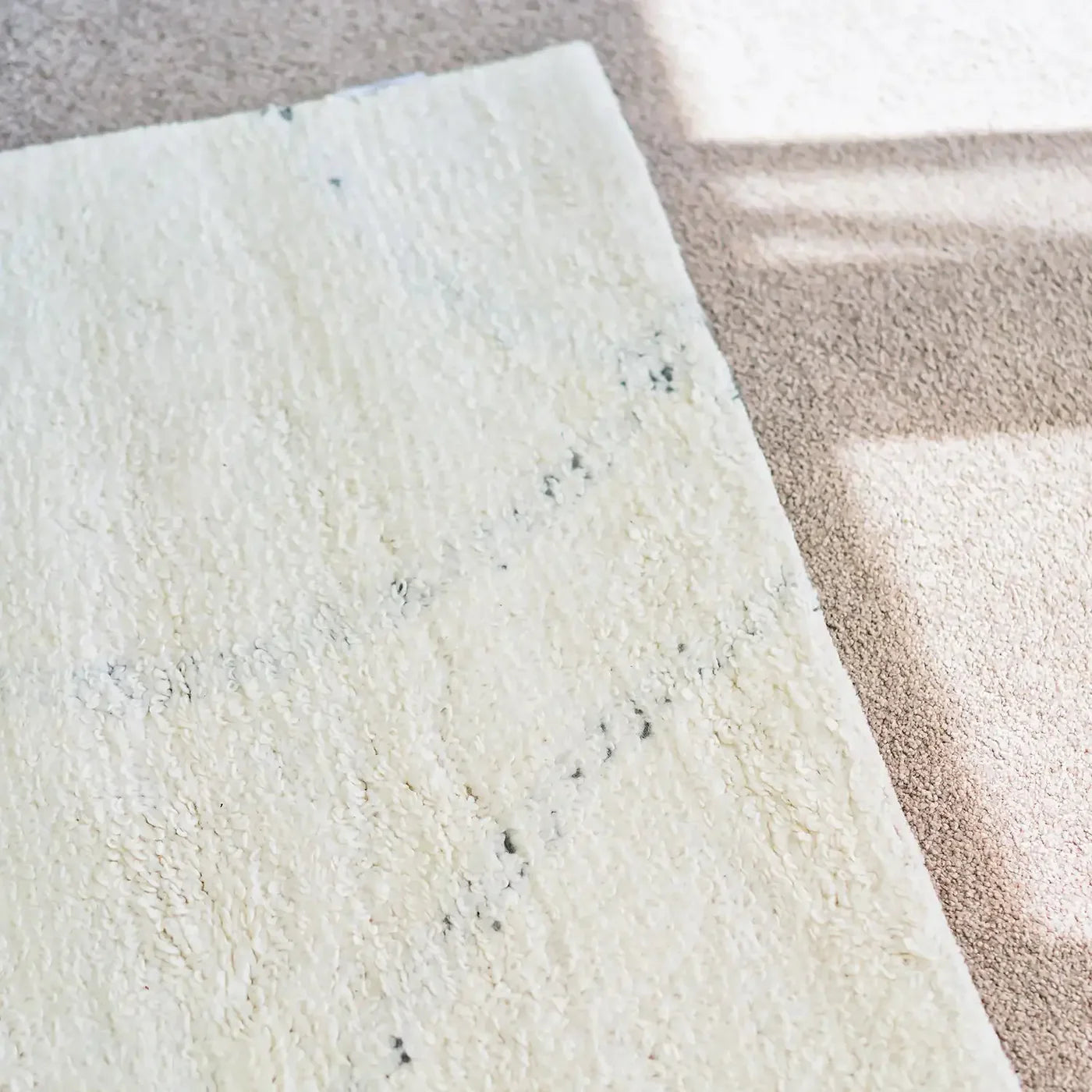 Sava Ivory Wool Rug