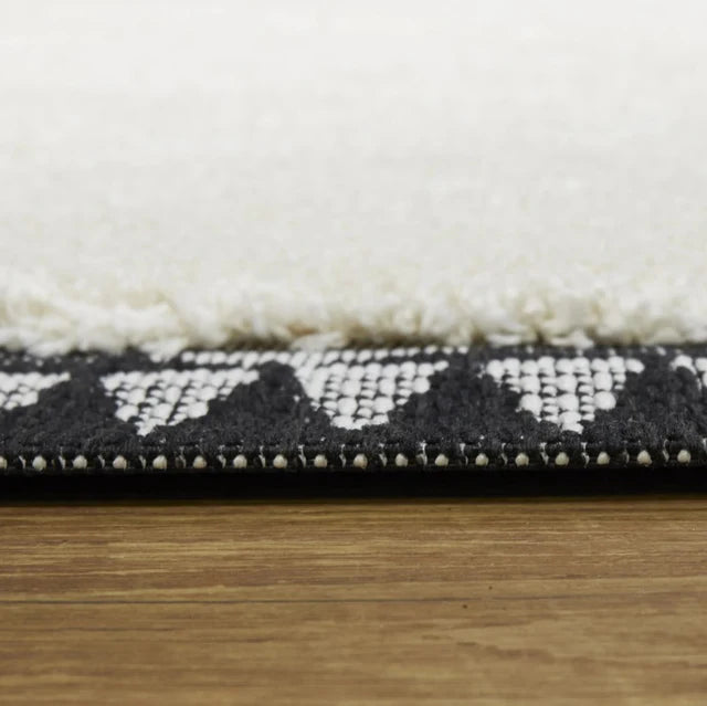 Elio Ivory Black Rug