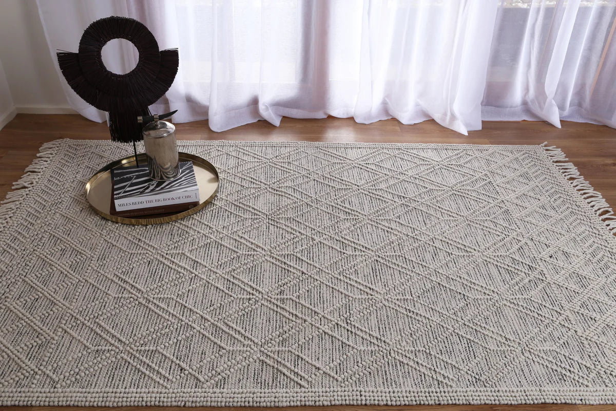 Pearl Ivory Black Wool Rug