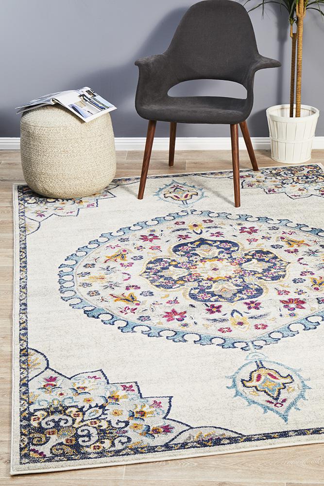 Ravella 202 White Polypropylene Rug