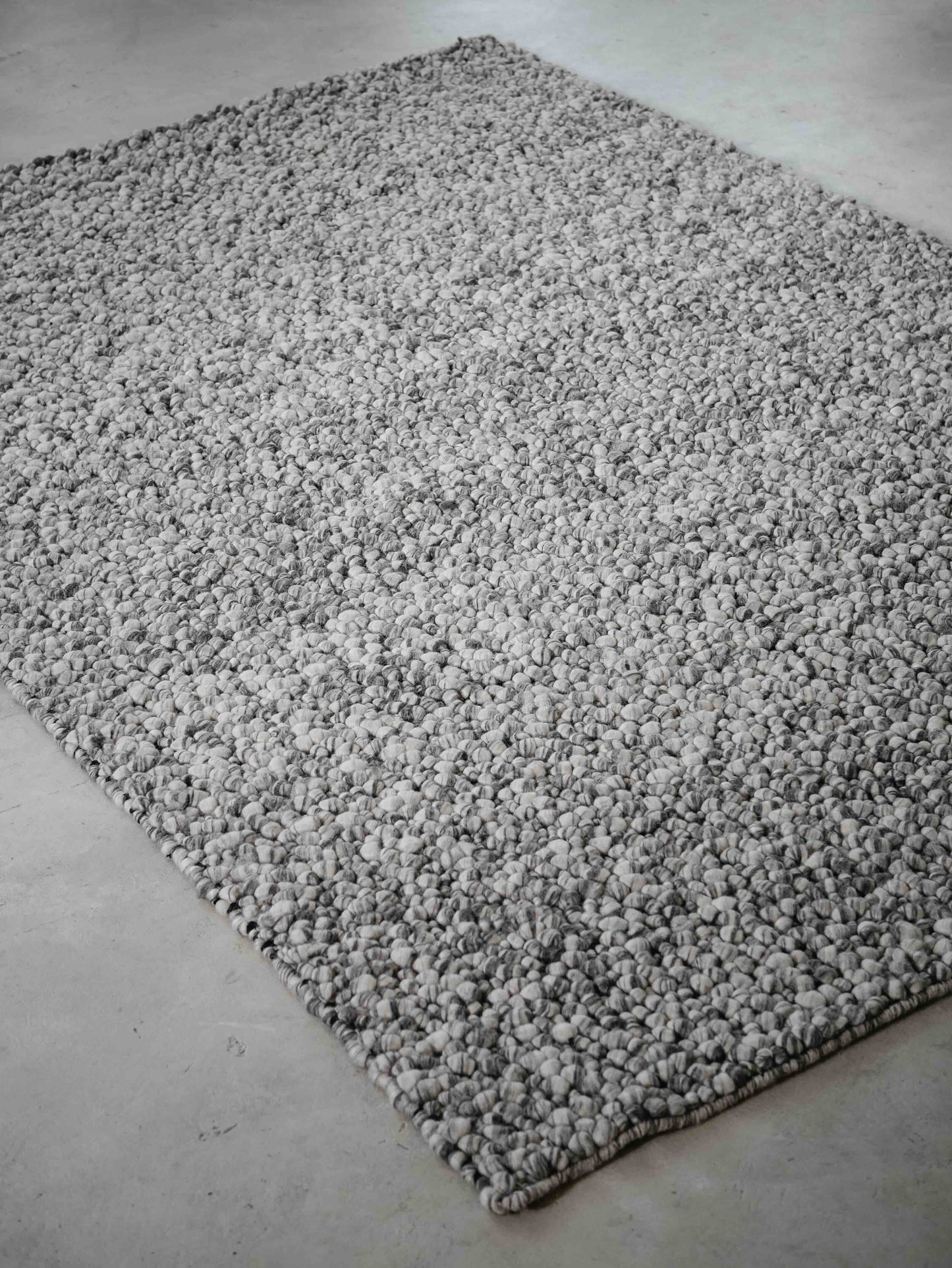 Zaria Black & White Rug