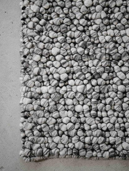 Zaria Black & White Rug